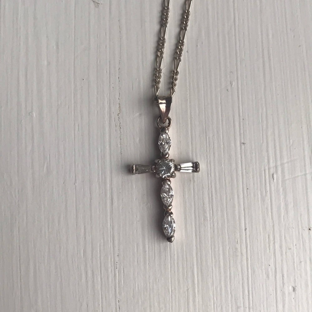 diamond cross necklace 😍